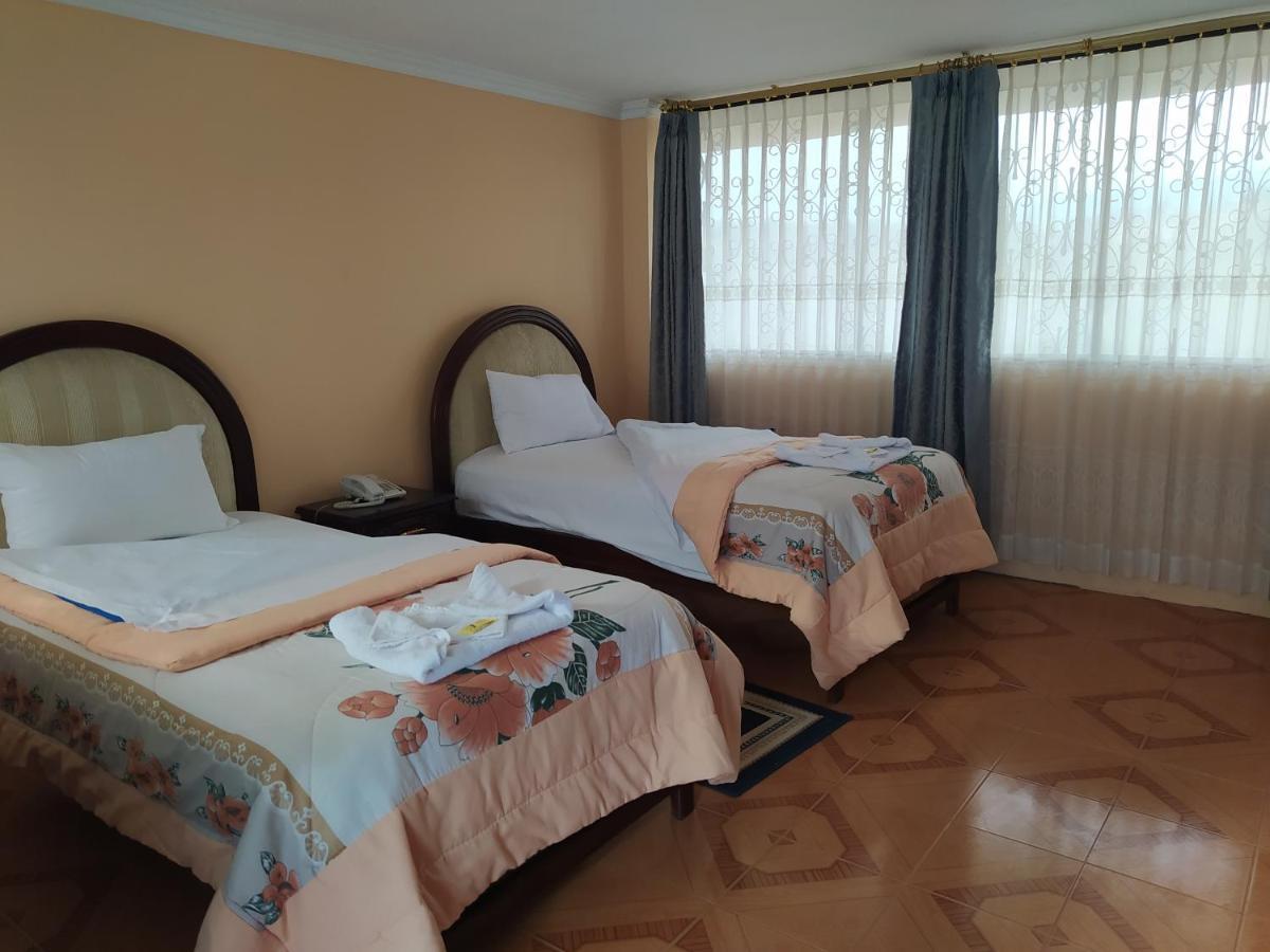 Hotel International Prestige Ambato Extérieur photo